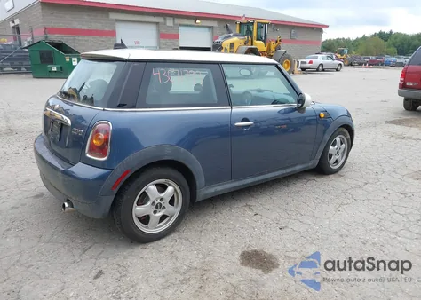2010 Mini Cooper из США, поврежденный, VIN WMWMF3C51ATZ22976